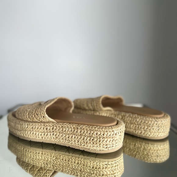 Like new Prada Crochet Raffia flatform slides $1,150 38 - Picture 11 of 15